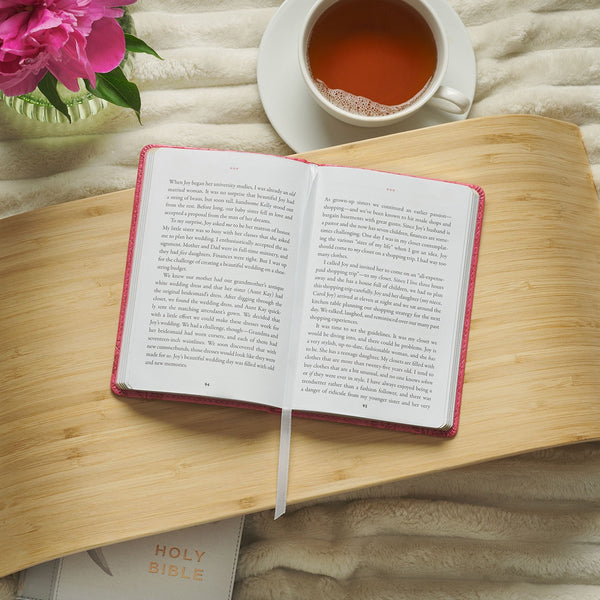 Moments of Grace for Sisters: Stories and Scriptures Pink Faux Leather Gift Book